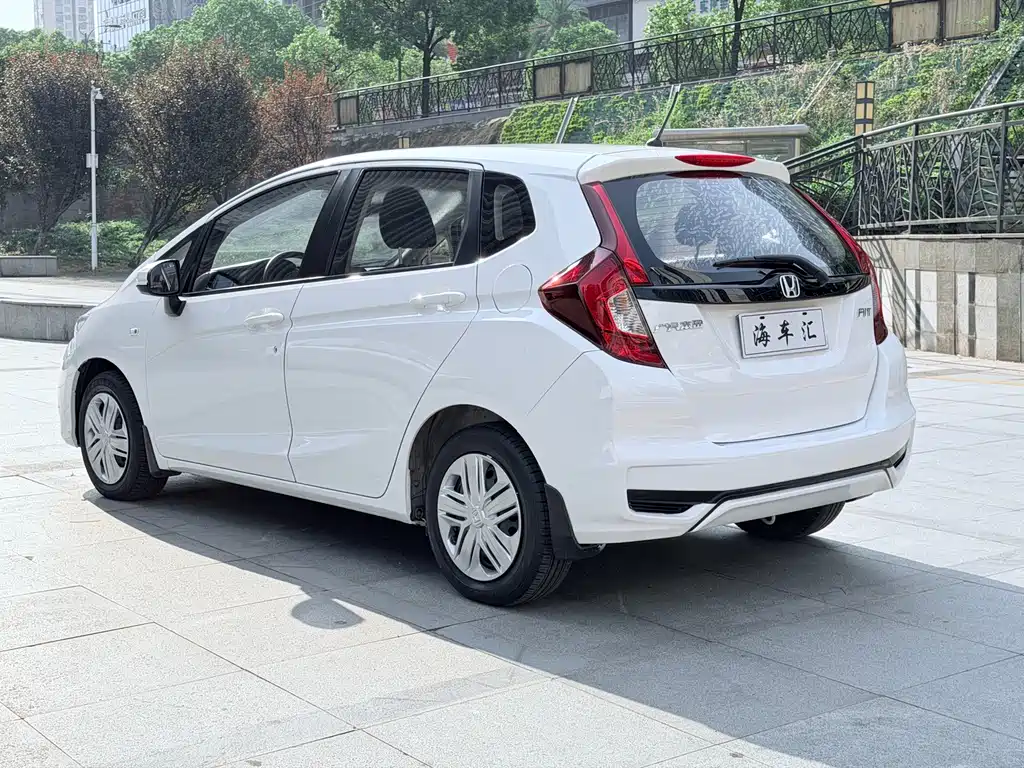 Honda Fit — фото 6