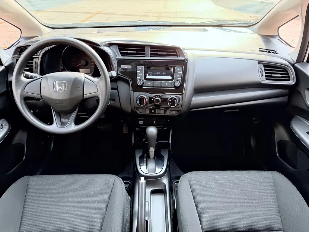 Honda Fit — фото 7