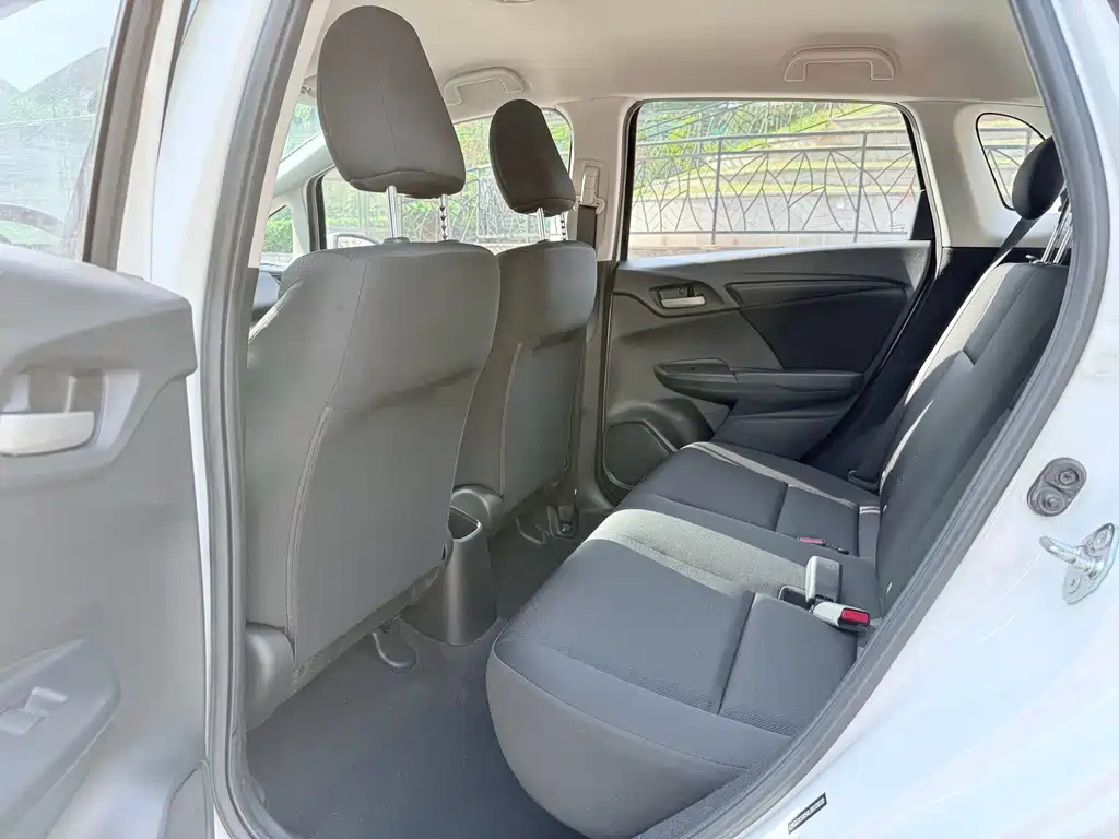 Honda Fit — фото 9