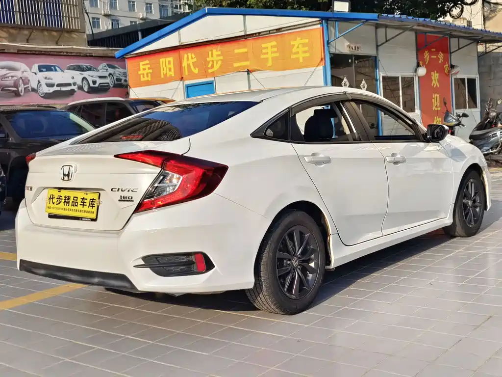 Honda Civic — фото 17