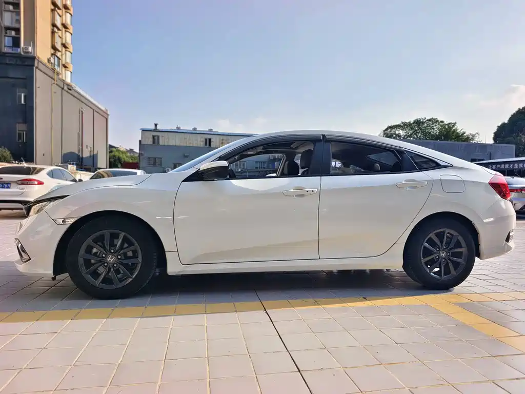 Honda Civic — фото 5