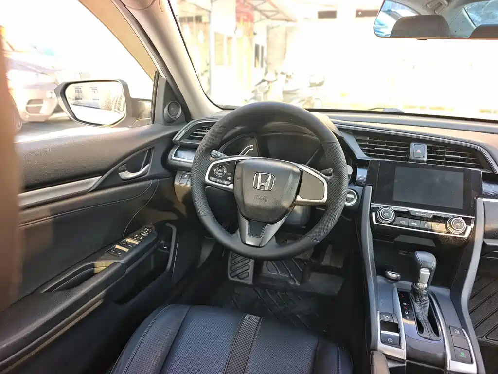 Honda Civic — фото 7