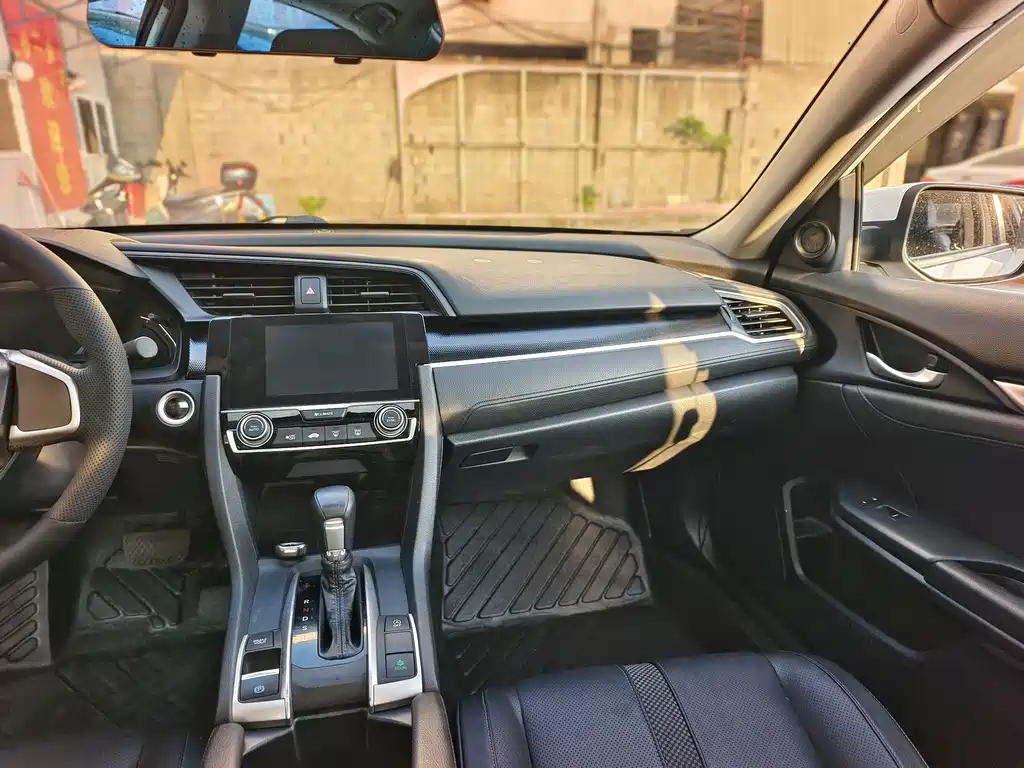 Honda Civic — фото 8