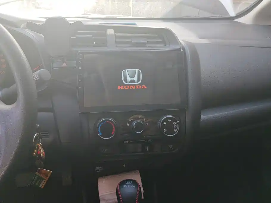 Honda Fit — фото 13