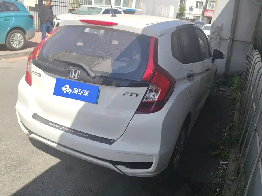 Honda Fit — фото 3