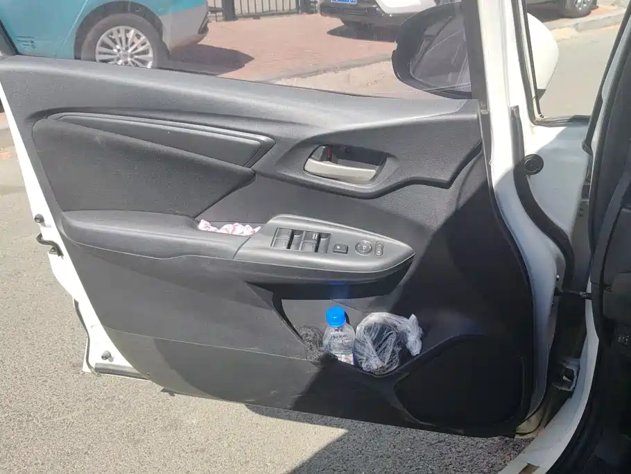 Honda Fit — фото 7