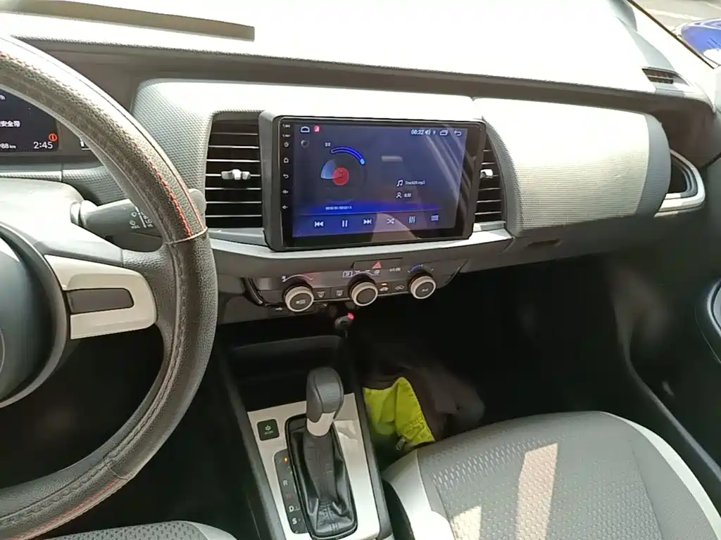 Honda Fit — фото 13