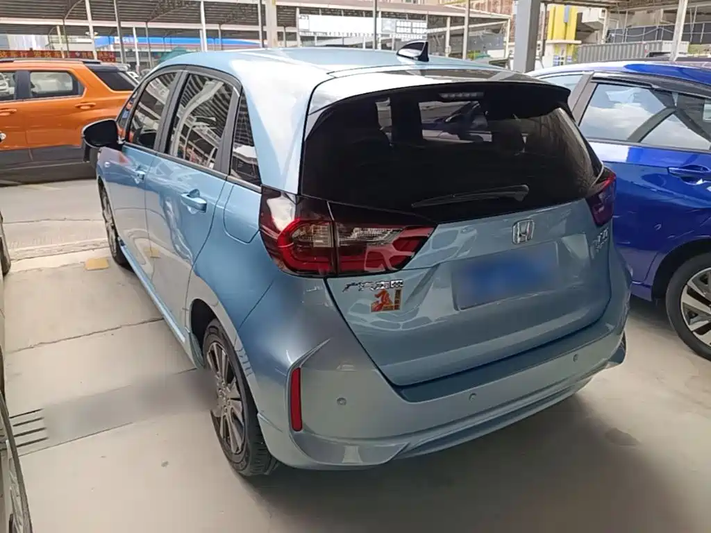 Honda Fit — фото 5