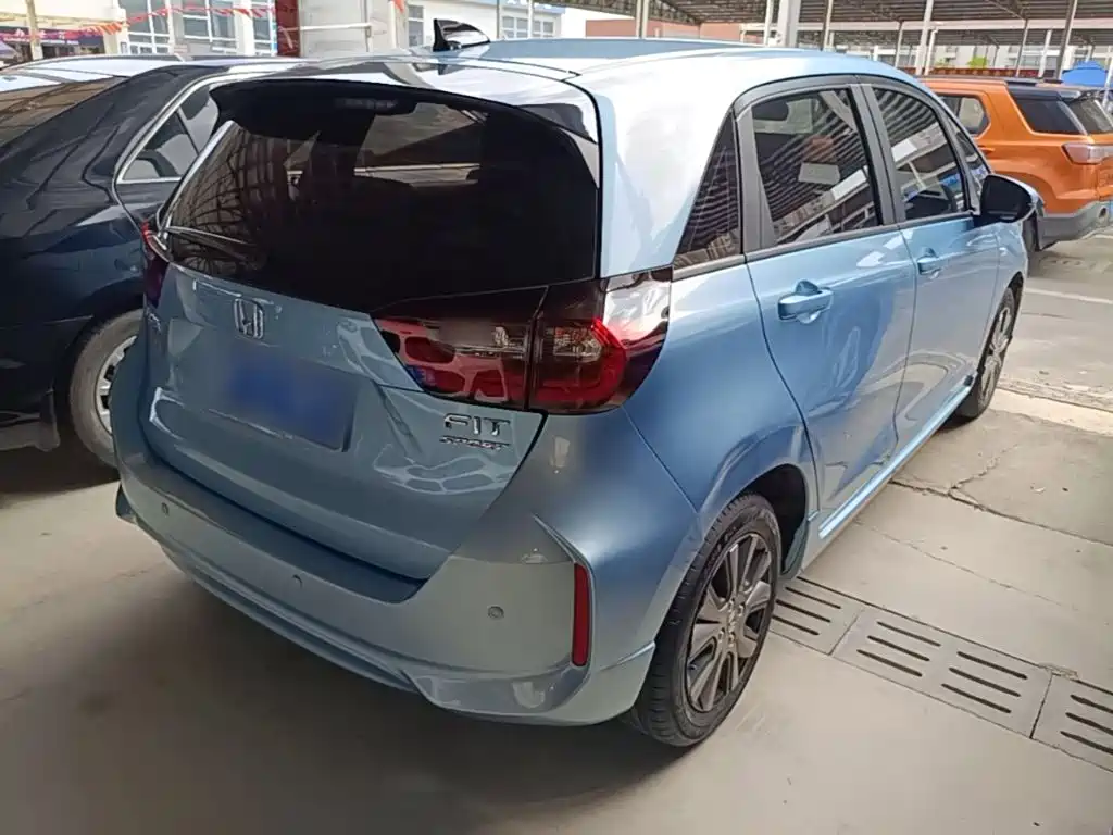 Honda Fit — фото 7