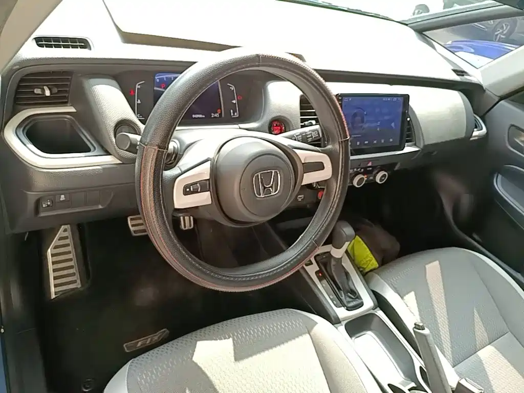 Honda Fit — фото 10