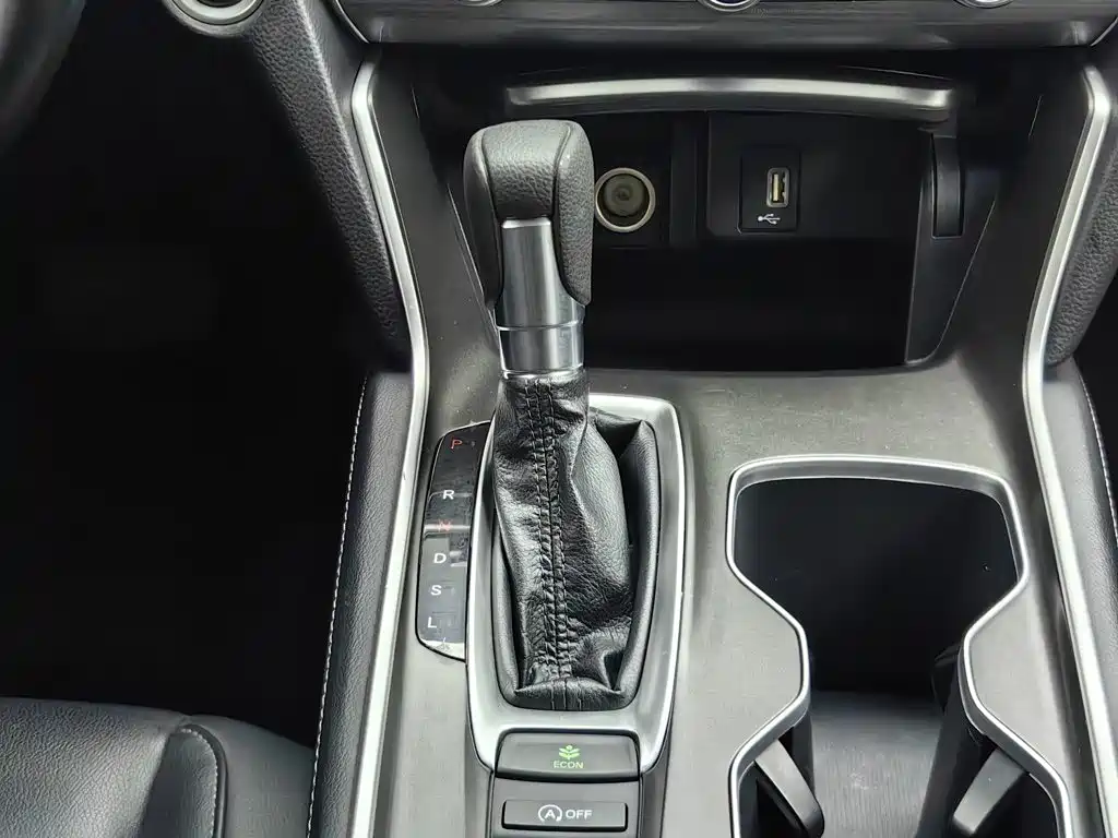 Honda Accord — фото 13