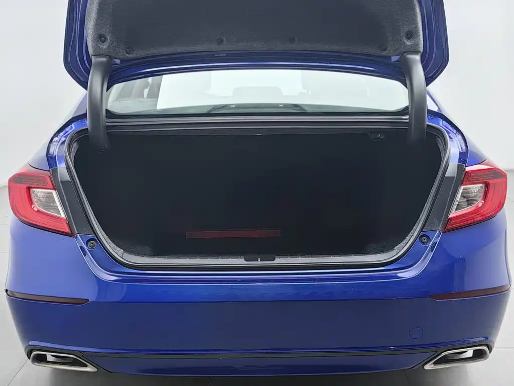 Honda Accord — фото 16