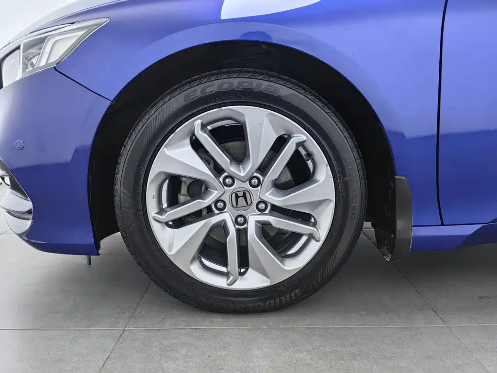 Honda Accord — фото 17
