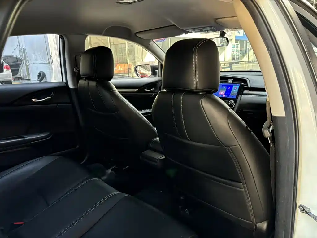 Honda Civic — фото 14