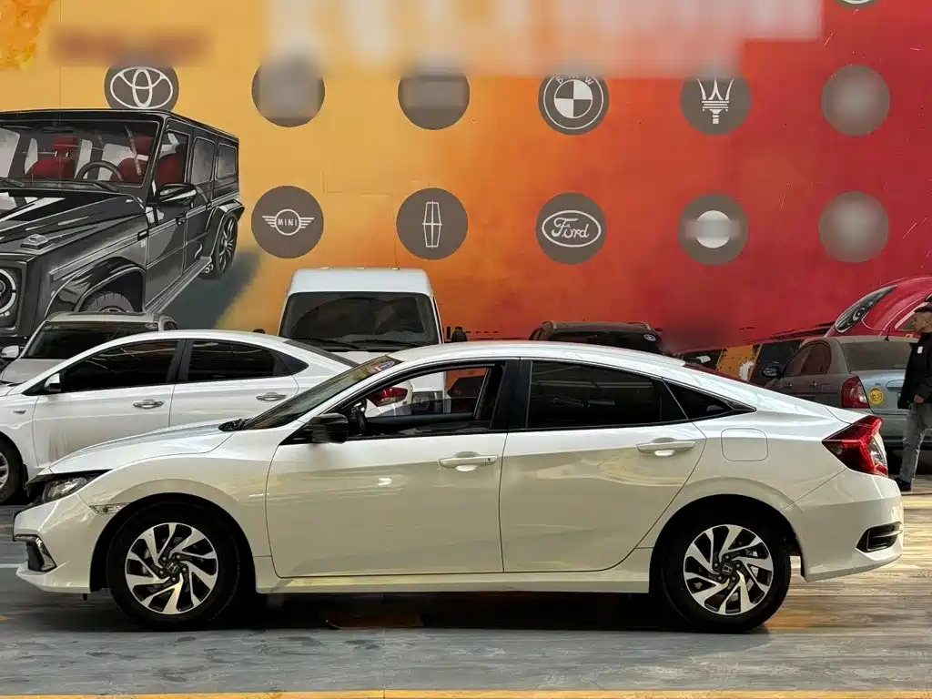 Honda Civic — фото 6