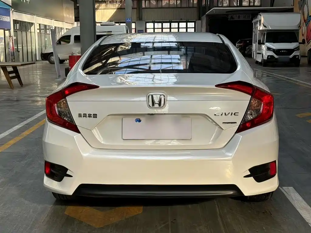 Honda Civic — фото 7