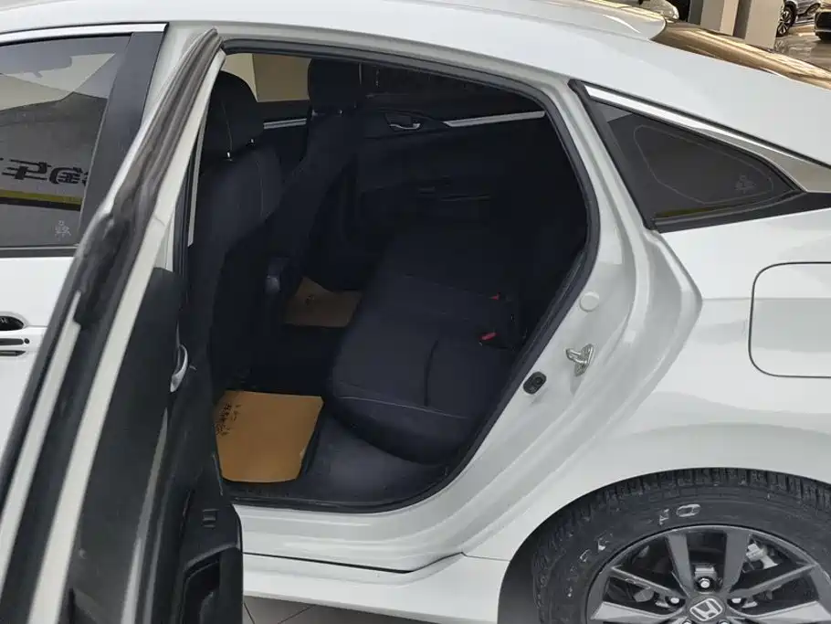 Honda Civic — фото 11