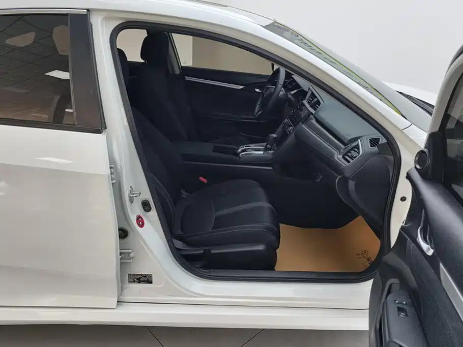 Honda Civic — фото 8