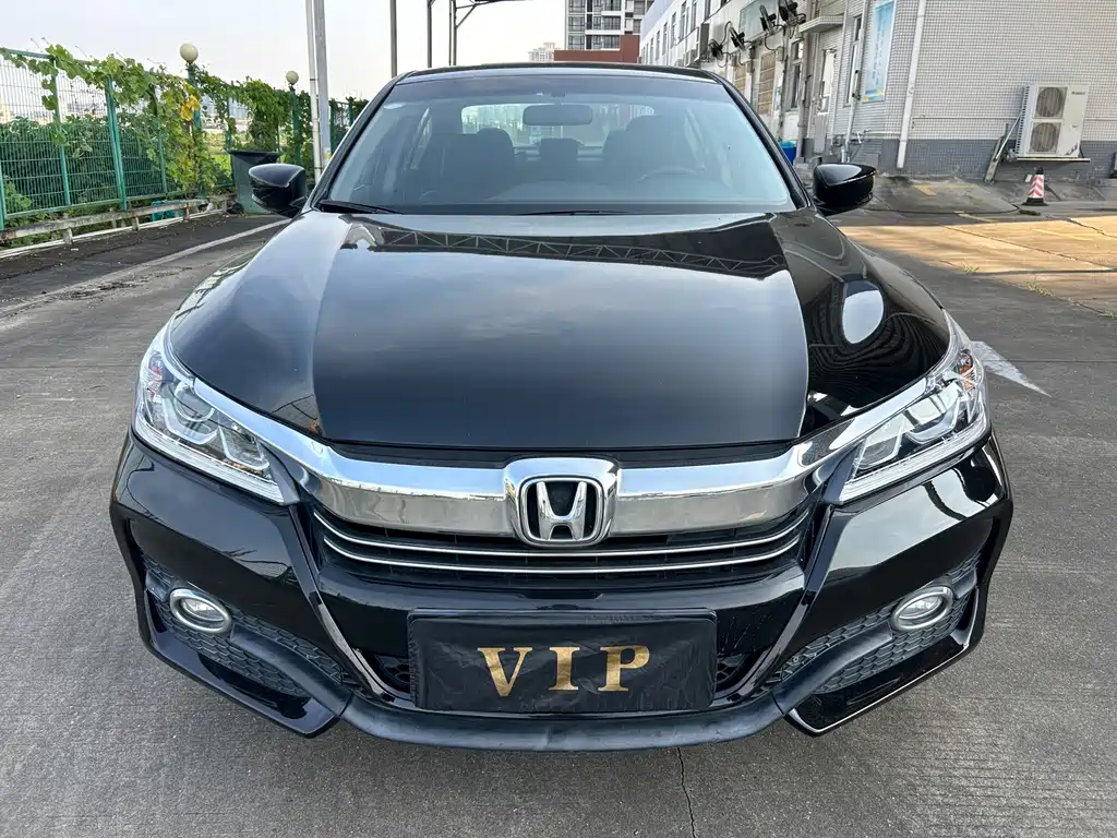 Honda Accord — фото 2