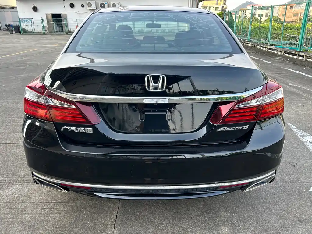 Honda Accord — фото 5