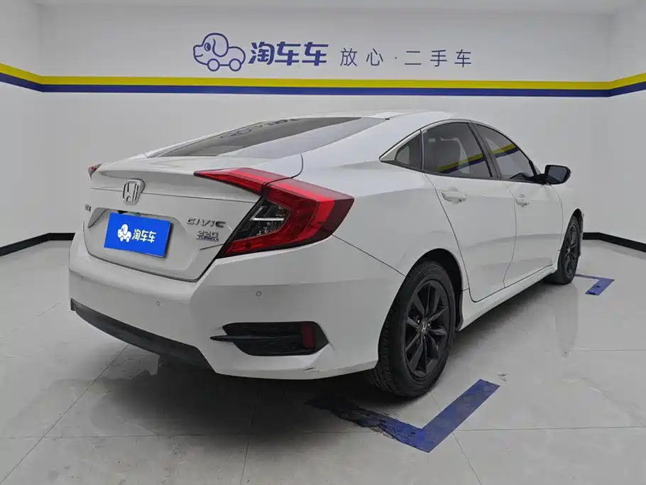 Honda Civic — фото 3