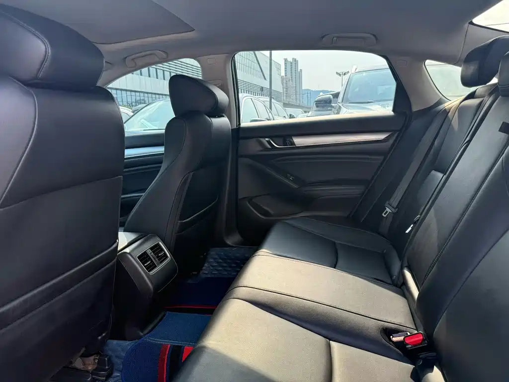 Honda Accord — фото 5