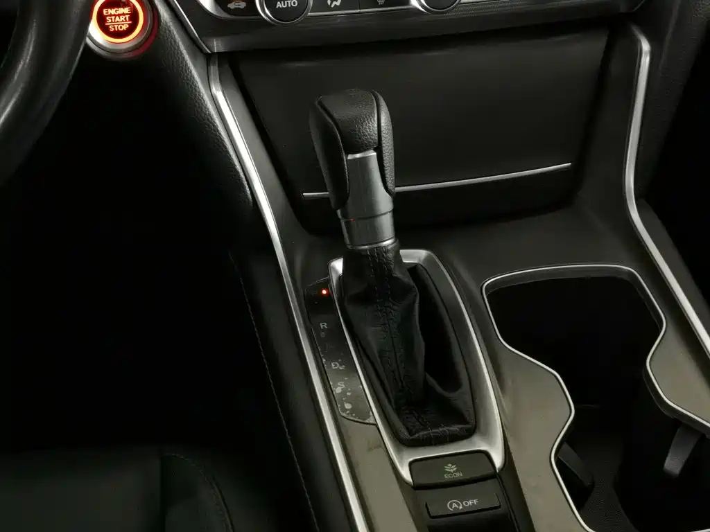 Honda Accord — фото 13