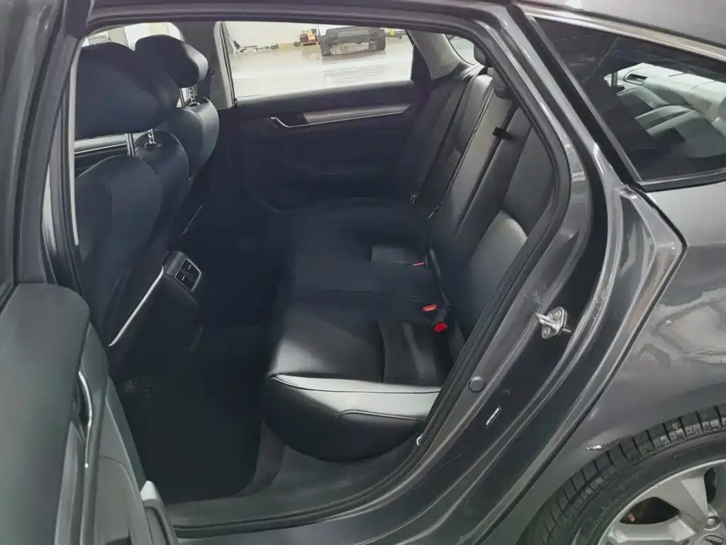 Honda Accord — фото 15
