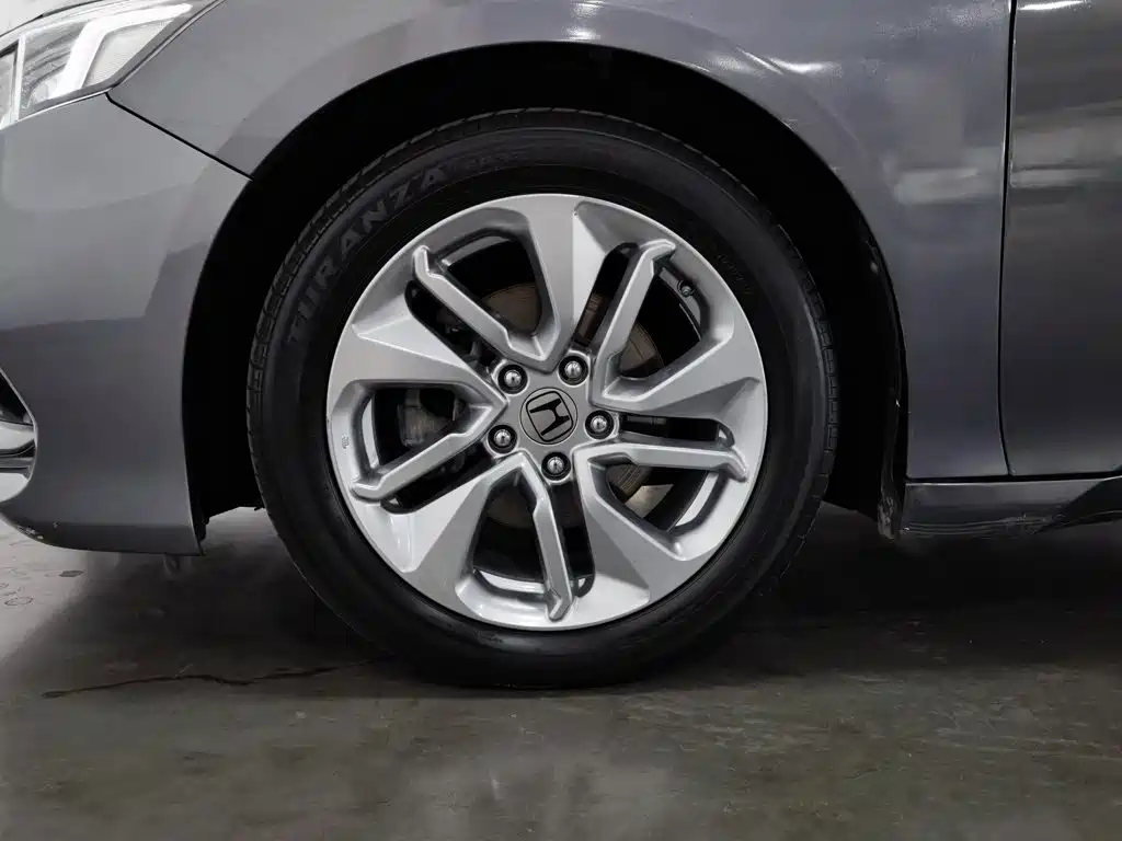 Honda Accord — фото 17
