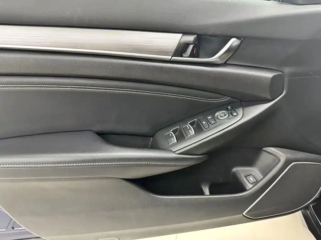 Honda Inspire — фото 15