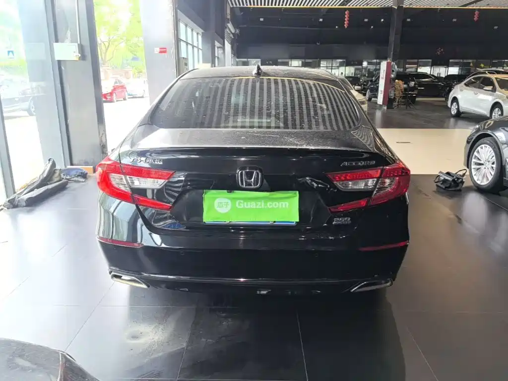 Honda Accord — фото 6