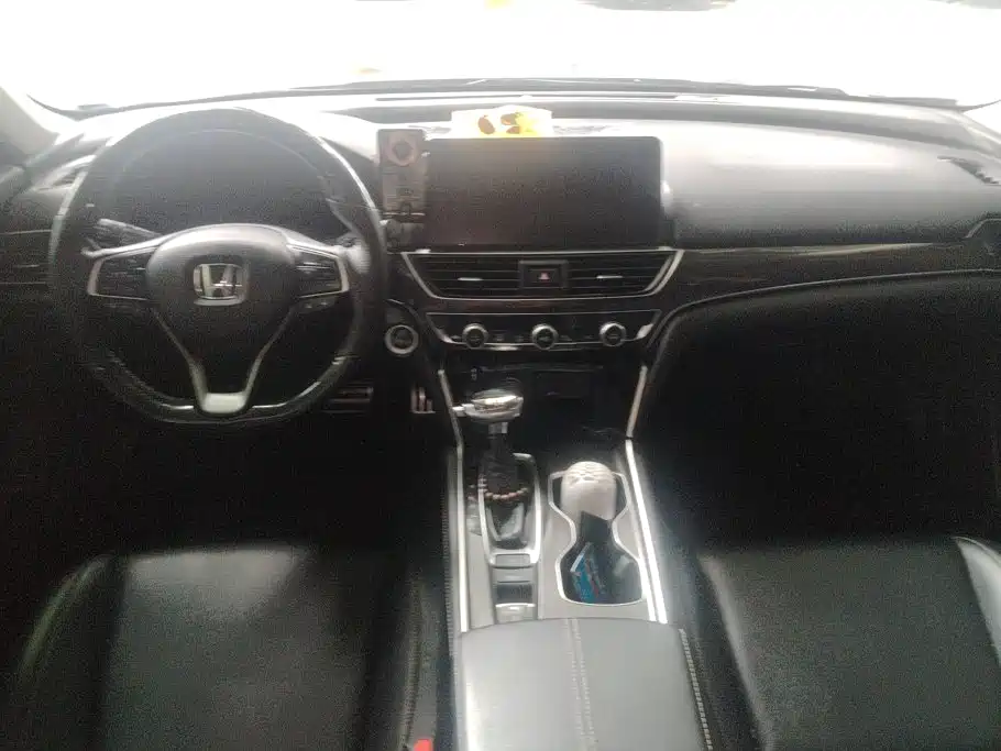 Honda Accord — фото 11
