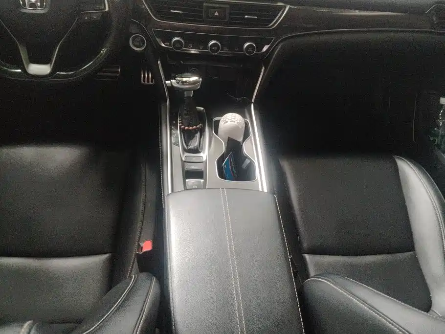 Honda Accord — фото 15