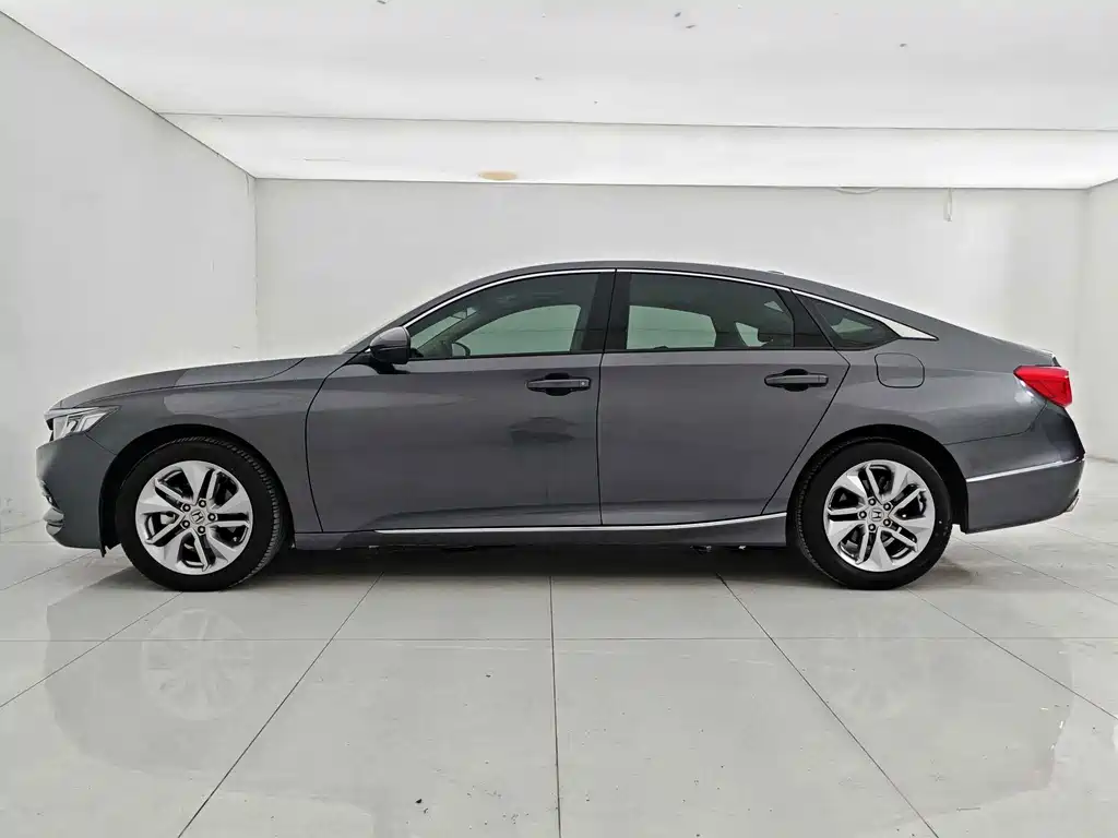 Honda Accord — фото 11