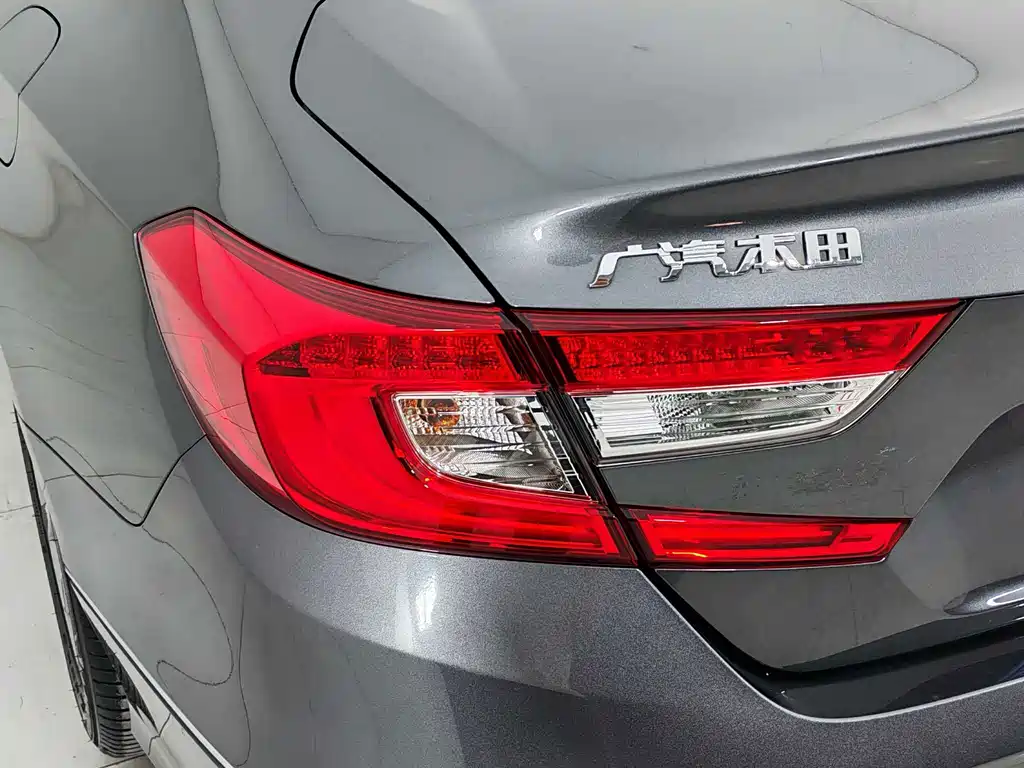 Honda Accord — фото 15
