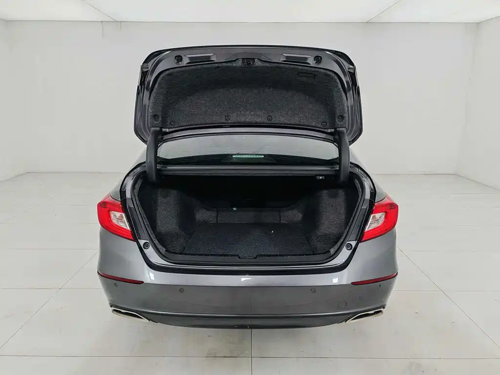 Honda Accord — фото 18