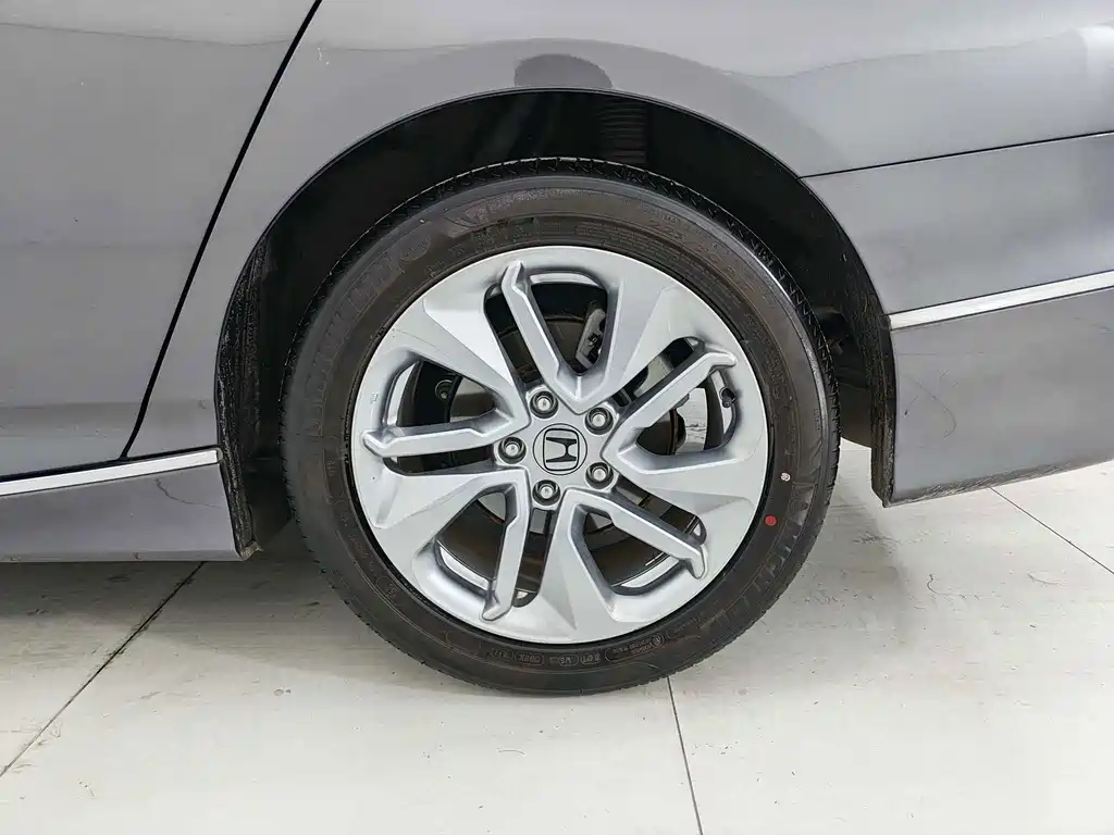 Honda Accord — фото 19