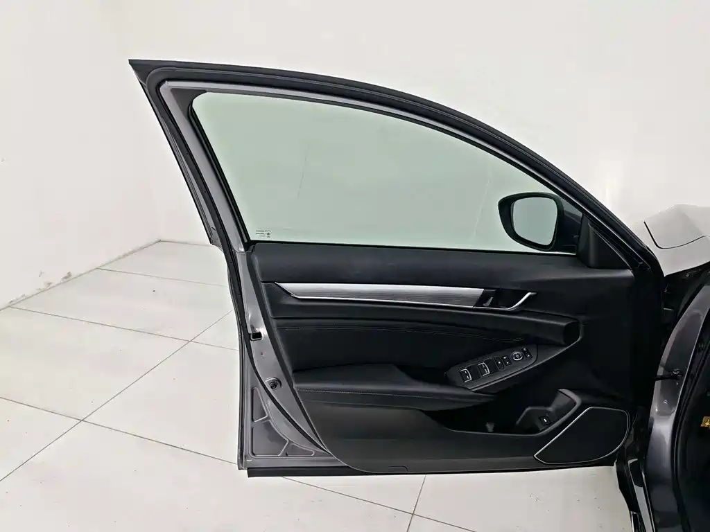 Honda Accord — фото 10