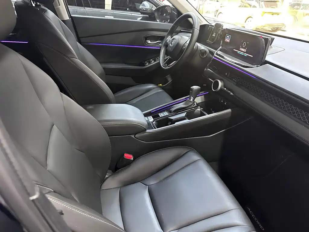 Honda Accord — фото 8