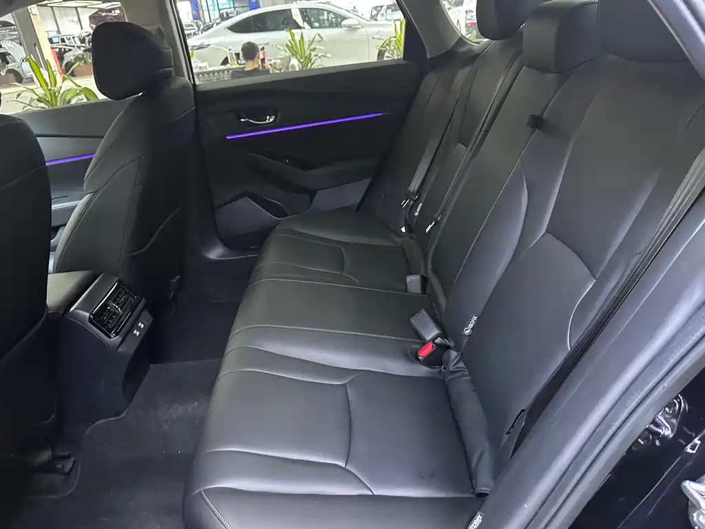 Honda Accord — фото 10