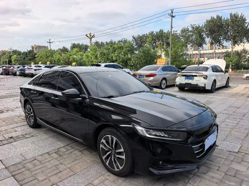 Honda Accord — фото 3