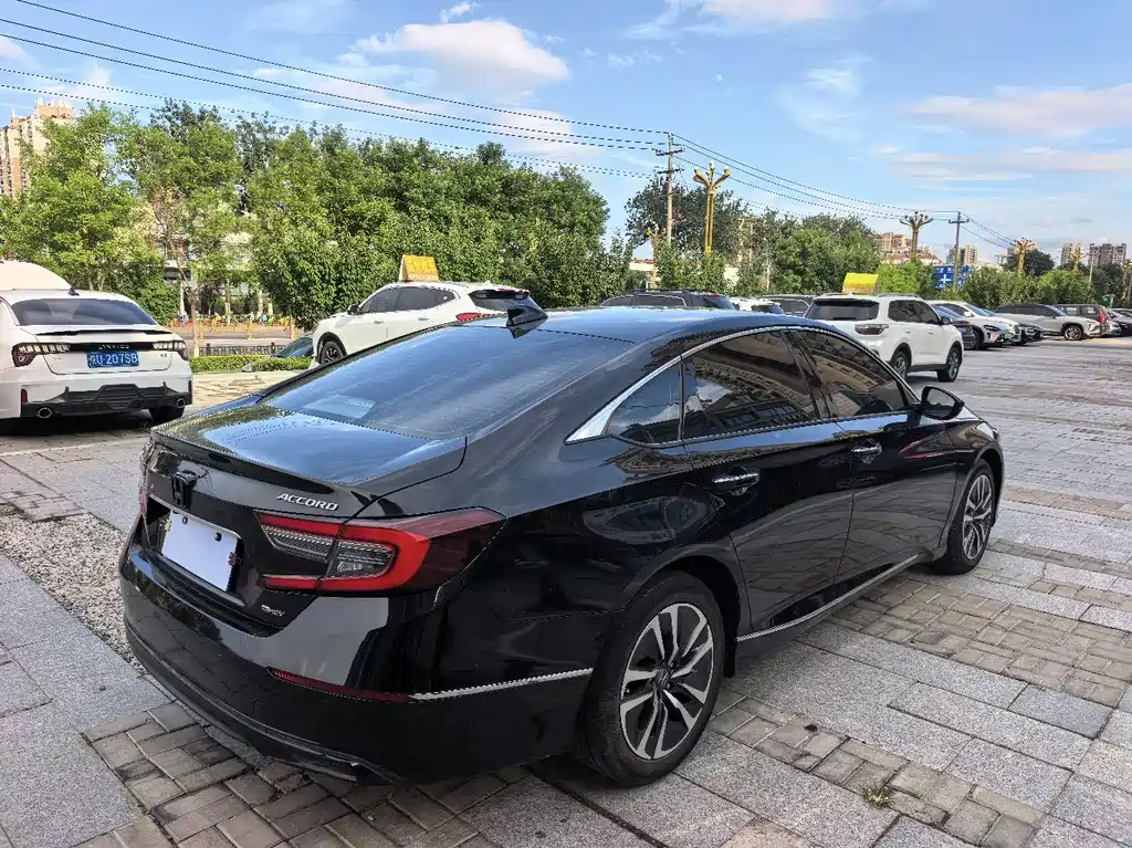 Honda Accord — фото 9