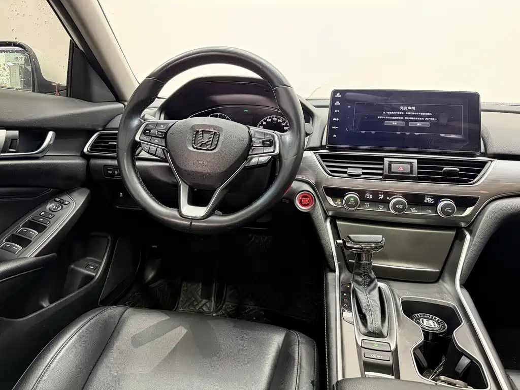 Honda Accord — фото 11