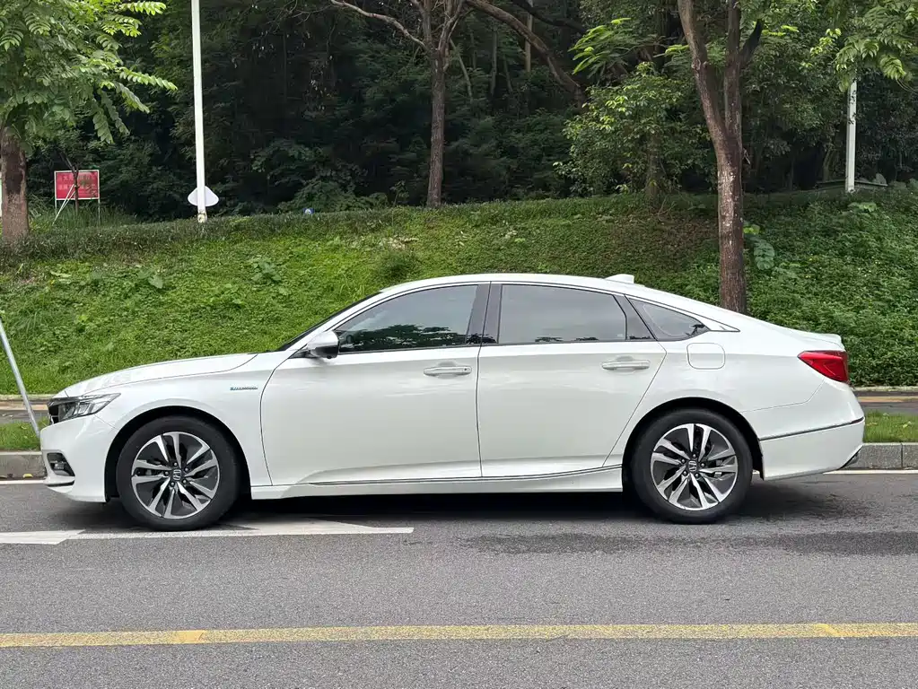 Honda Accord — фото 7
