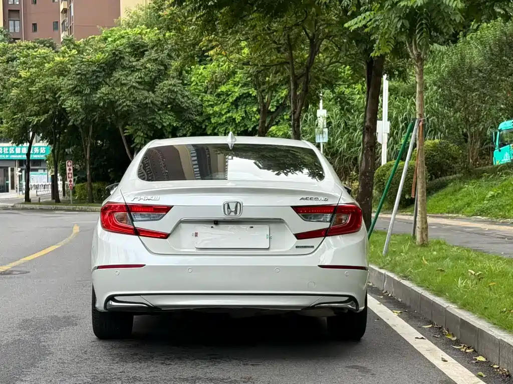 Honda Accord — фото 9