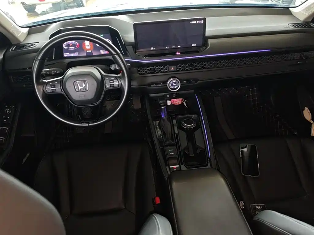 Honda Accord — фото 10