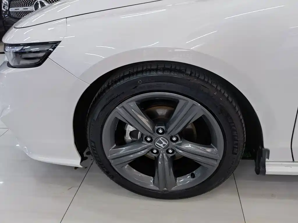 Honda Inspire — фото 14