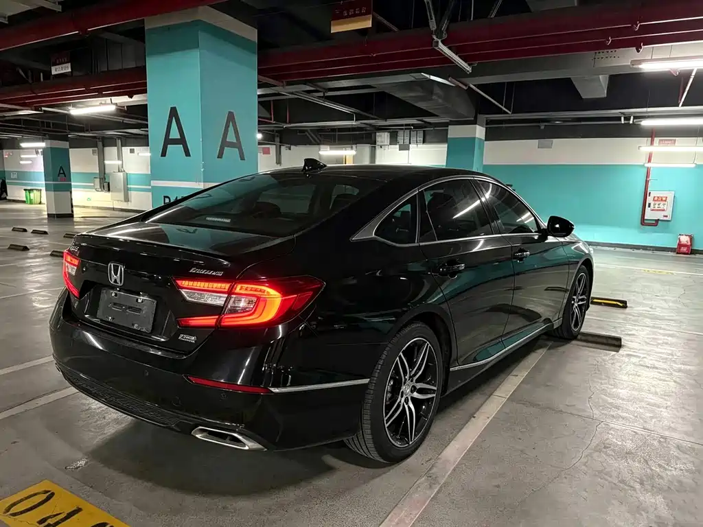 Honda Accord — фото 3