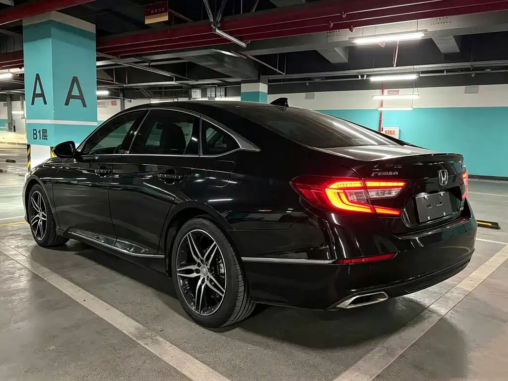 Honda Accord — фото 4