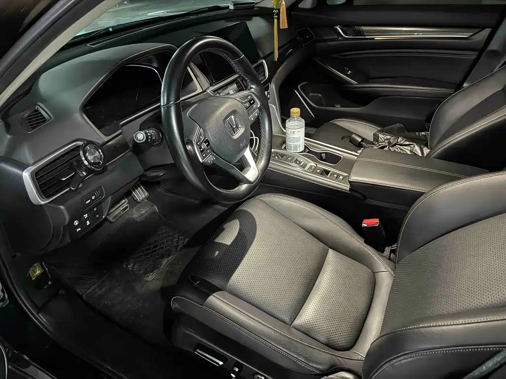 Honda Accord — фото 8